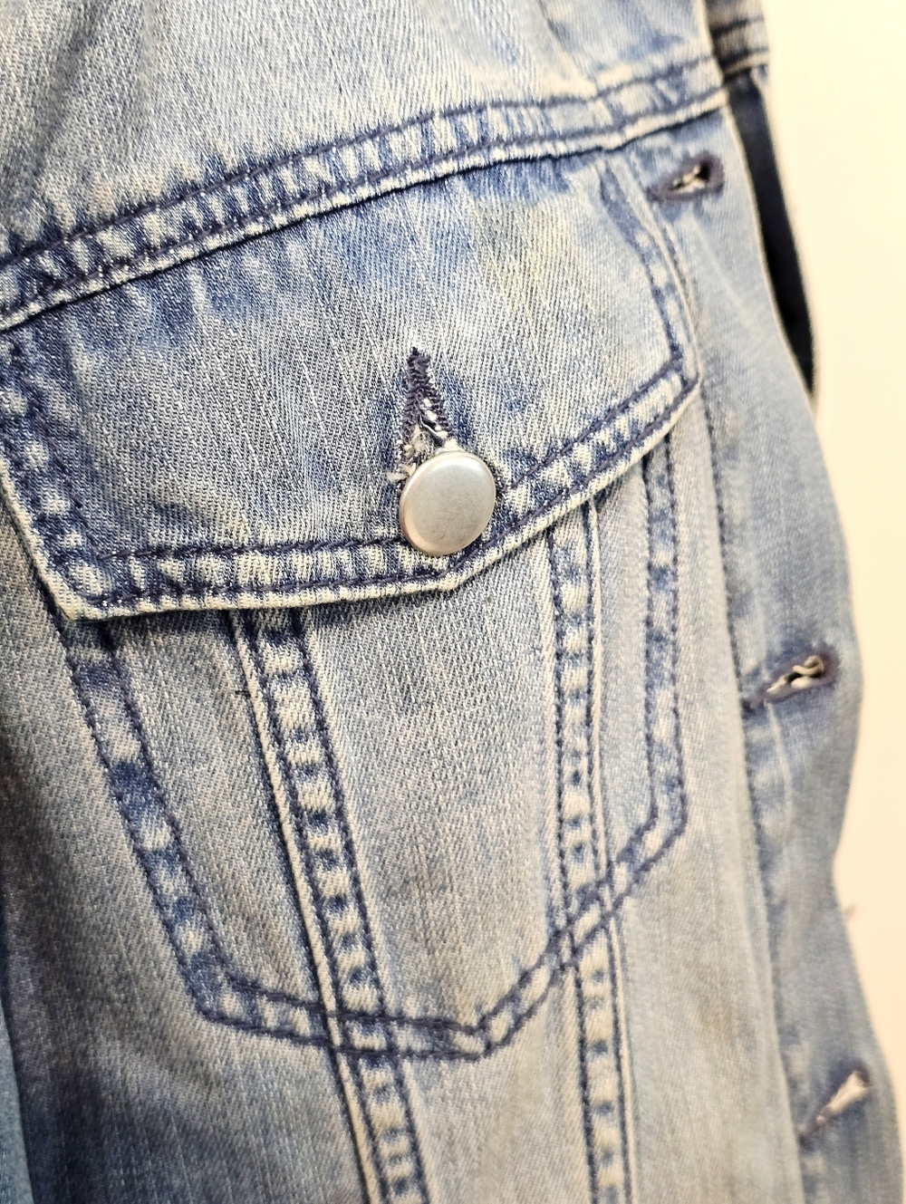 Oversized Denim Jacket Light Wash Button Front Classic Trucker Style Size S - Picture 5 of 10